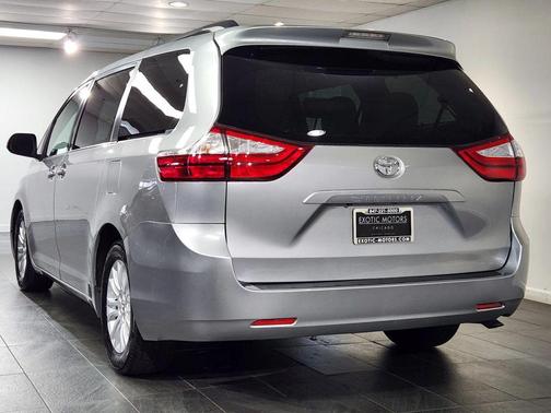 2015 Toyota Sienna XLE