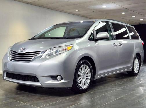 2015 Toyota Sienna XLE