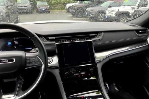 2022 Jeep Grand Cherokee L Altitude