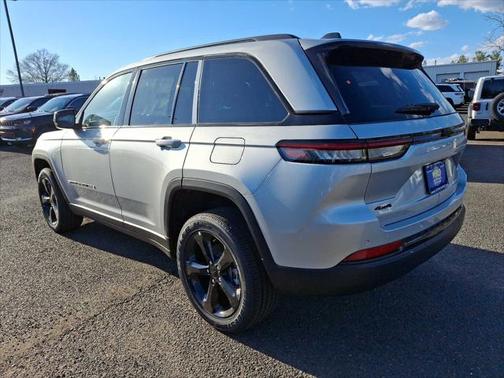 2025 Jeep Grand Cherokee Altitude