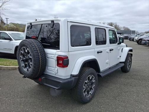 2025 Jeep Wrangler 4-Door Sahara 4x4