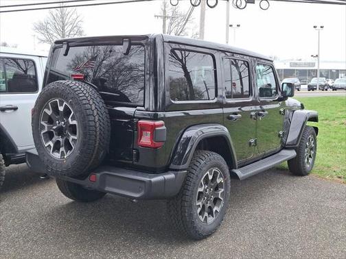 2025 Jeep Wrangler 4-Door Sahara 4x4