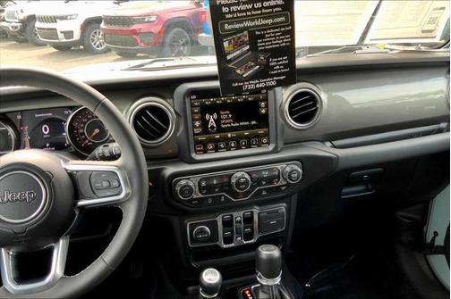 2023 Jeep Wrangler 4-Door Sahara 4x4