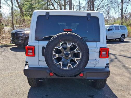 2025 Jeep Wrangler 4-Door Sahara 4x4