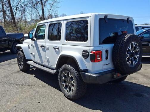 2025 Jeep Wrangler 4-Door Sahara 4x4