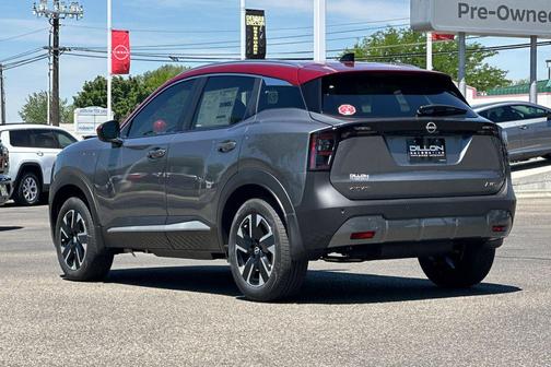 Gun Metallic/Scarlet Ember Tintcoat 2026 Nissan Kicks SV