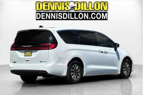 2024 Chrysler Pacifica Hybrid Select
