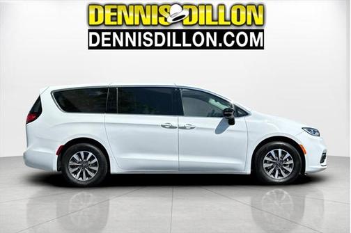 2024 Chrysler Pacifica Hybrid Select
