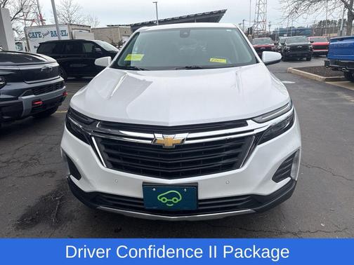 Iridescent Pearl Tricoat 2022 Chevrolet Equinox 1LT