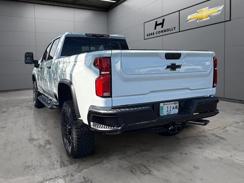 Summit White 2026 Chevrolet Silverado 2500 Crew Cab, Standard Bed, XR2, 4WD
