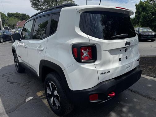 Alpine White Clearcoat 2022 Jeep Renegade Trailhawk