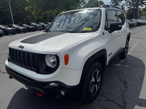 Alpine White Clearcoat 2022 Jeep Renegade Trailhawk
