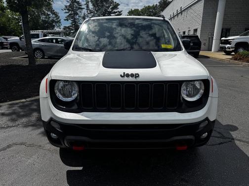 Alpine White Clearcoat 2022 Jeep Renegade Trailhawk