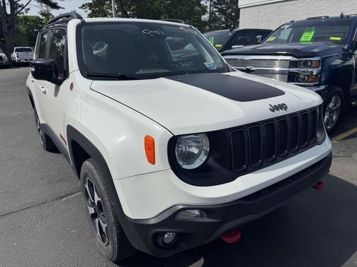 Alpine White Clearcoat 2022 Jeep Renegade Trailhawk