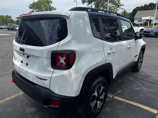 Alpine White Clearcoat 2022 Jeep Renegade Trailhawk