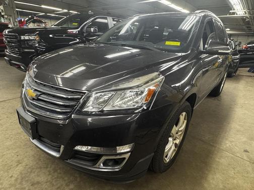 Tungsten Metallic 2016 Chevrolet Traverse 1LT