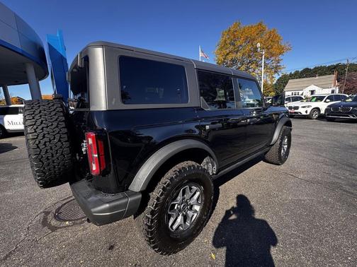 Shadow Black 2023 Ford Bronco Badlands