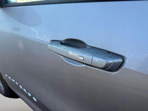 Sterling Gray Metallic 2026 Chevrolet Traverse LT