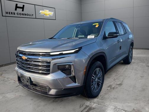 Sterling Gray Metallic 2026 Chevrolet Traverse LT