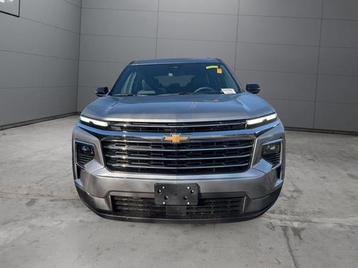 Sterling Gray Metallic 2026 Chevrolet Traverse LT