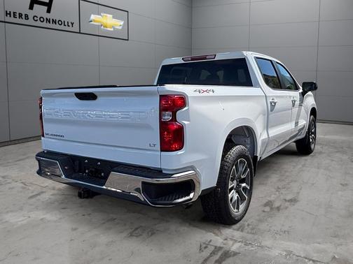 Summit White 2026 Chevrolet Silverado 1500 LT