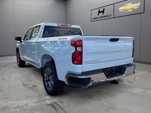 Summit White 2026 Chevrolet Silverado 1500 LT