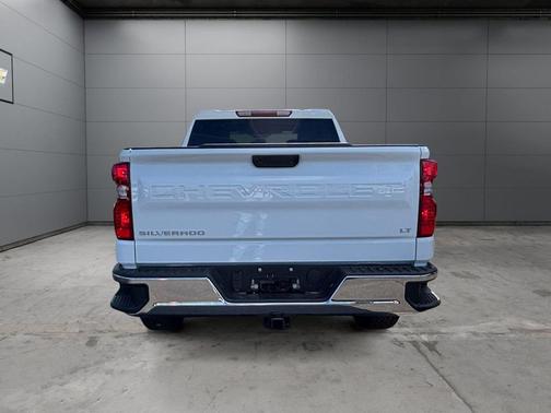 Summit White 2026 Chevrolet Silverado 1500 LT
