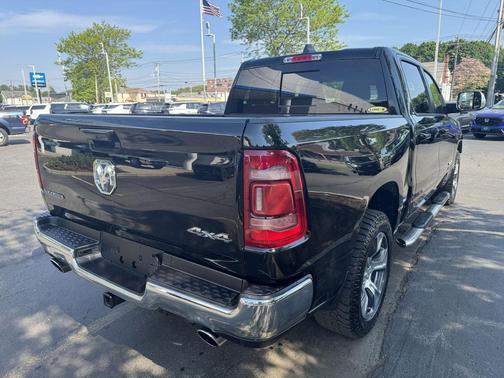 Diamond Black Crystal Pearlcoat 2023 RAM 1500 Laramie