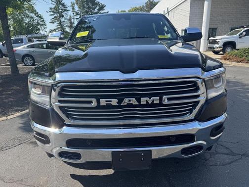 Diamond Black Crystal Pearlcoat 2023 RAM 1500 Laramie