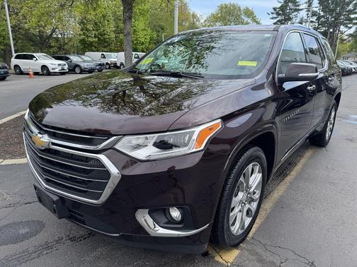 Black Cherry Metallic 2021 Chevrolet Traverse Premier