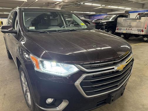 Black Cherry Metallic 2021 Chevrolet Traverse Premier