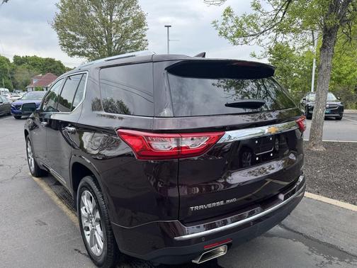 Black Cherry Metallic 2021 Chevrolet Traverse Premier