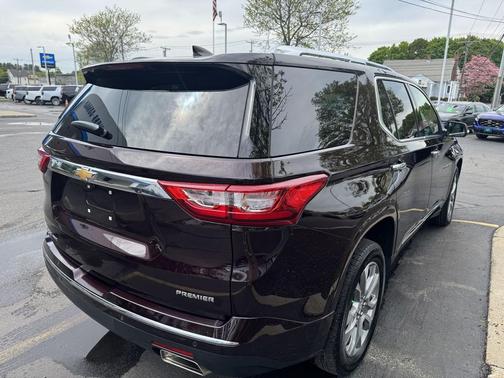 Black Cherry Metallic 2021 Chevrolet Traverse Premier