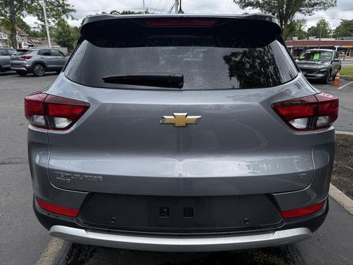 Sterling Gray Metallic 2023 Chevrolet Trailblazer LT
