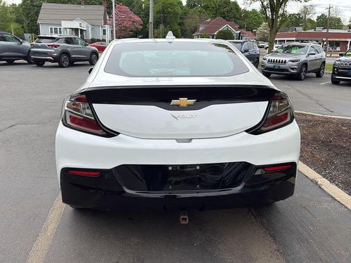 Iridescent Pearl Tricoat 2018 Chevrolet Volt LT