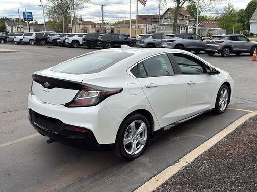 Iridescent Pearl Tricoat 2018 Chevrolet Volt LT