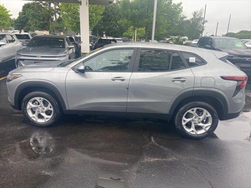 2025 Chevrolet Trax LS