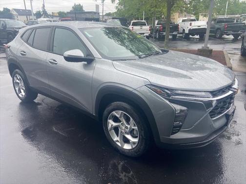 2025 Chevrolet Trax LS