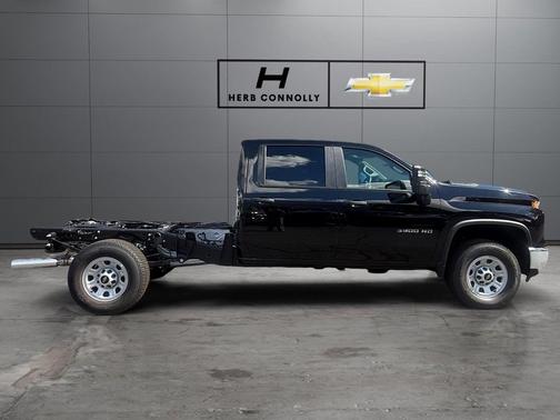 Black 2026 Chevrolet Silverado 3500 Crew Cab, Long Bed, WT Dual Rear Wheel, RWD