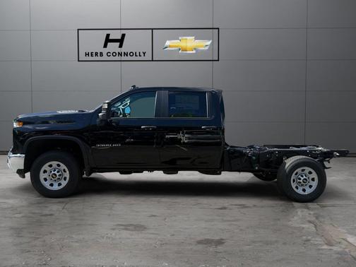 Black 2026 Chevrolet Silverado 3500 Crew Cab, Long Bed, WT Dual Rear Wheel, RWD