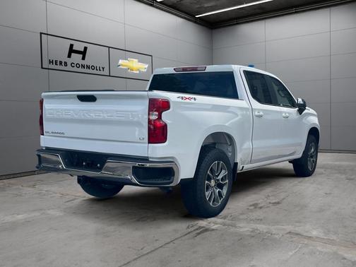 Summit White 2026 Chevrolet Silverado 1500 LT