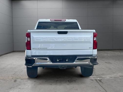 Summit White 2026 Chevrolet Silverado 1500 LT