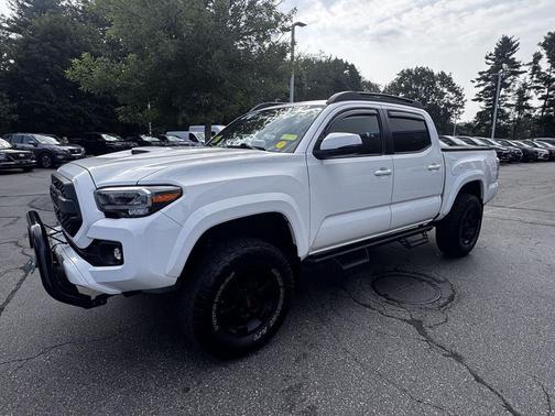 Super White 2021 Toyota Tacoma TRD Sport