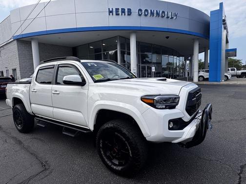Super White 2021 Toyota Tacoma TRD Sport