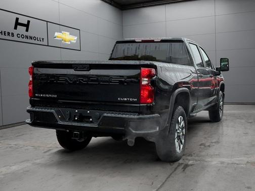 Black 2026 Chevrolet Silverado 2500 Custom