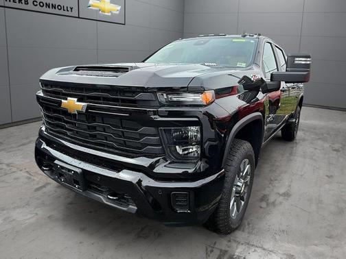 Black 2026 Chevrolet Silverado 2500 Custom