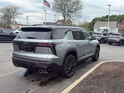 Sterling Gray Metallic 2026 Chevrolet Traverse LT