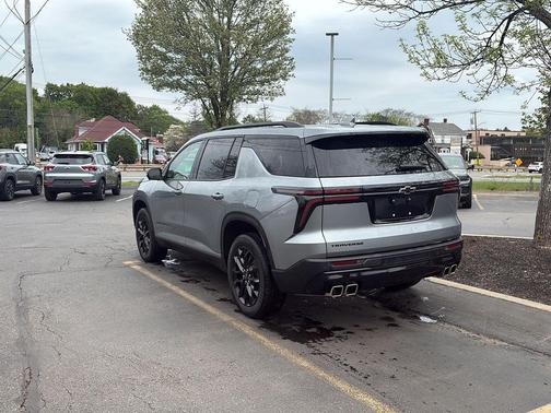 Sterling Gray Metallic 2026 Chevrolet Traverse LT