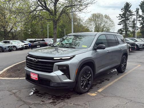 Sterling Gray Metallic 2026 Chevrolet Traverse LT