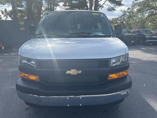 2025 Chevrolet Express 2500 RWD 2500 Regular Wheelbase WT